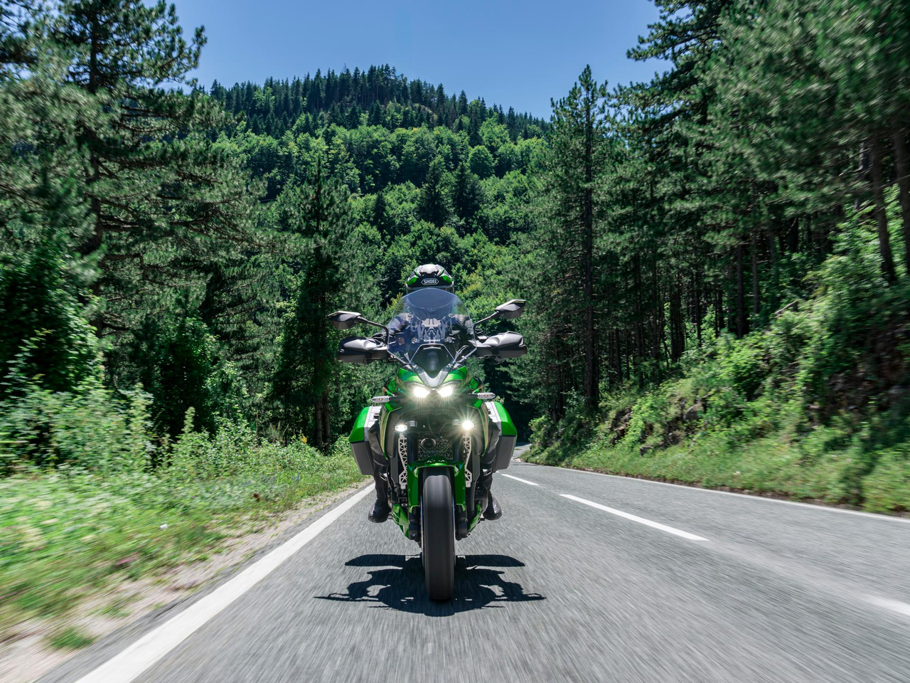 Face avant de la Kawasaki Versys 900 SE
