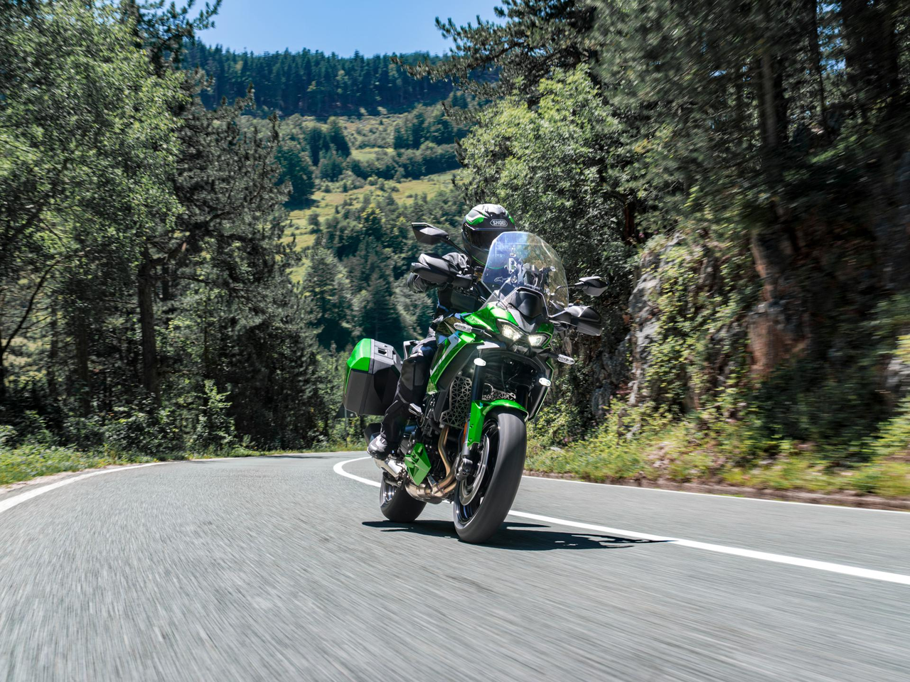 Versys 900 SE 2027 sur route