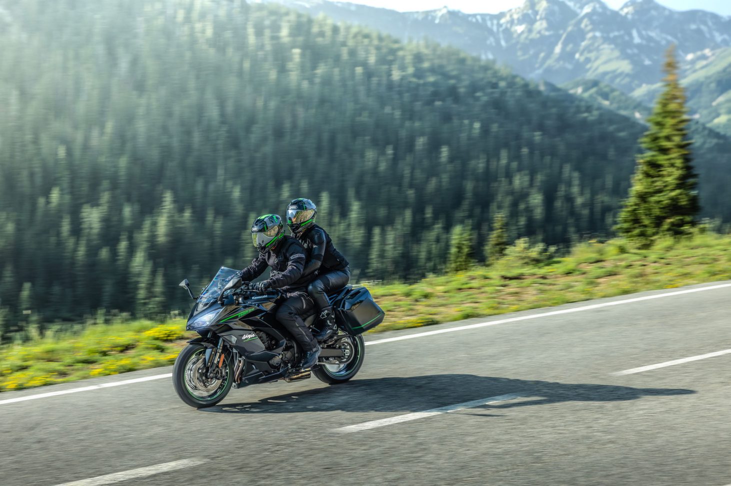 カワサキが新型「Ninja 1100SX」「Ninja 1100SX SE」を発売